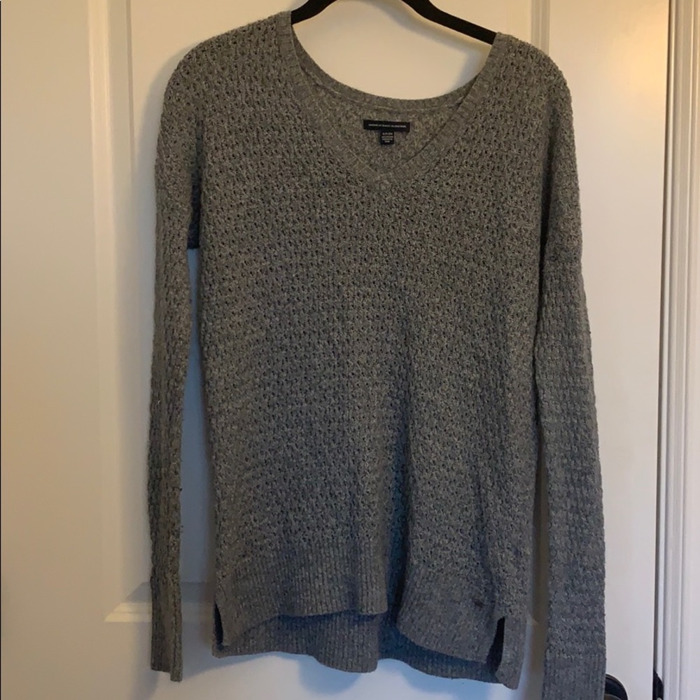 gray american eagle sweater v-neck